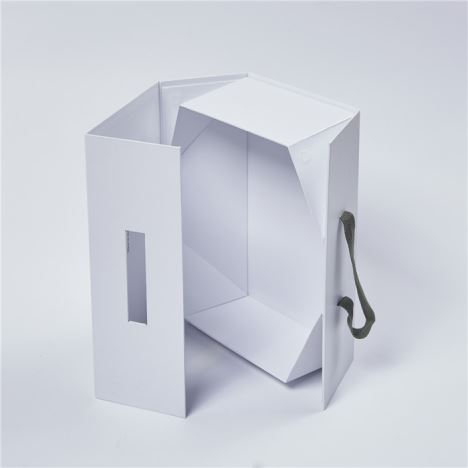 Custom Logo Recycled Cardboard Packaging Magnetic Closure White Foldable Paper Gift Boxes