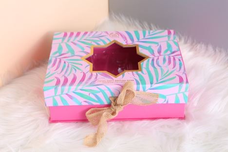 Design and Customize The Latest Nine Roses Christmas Gift Box